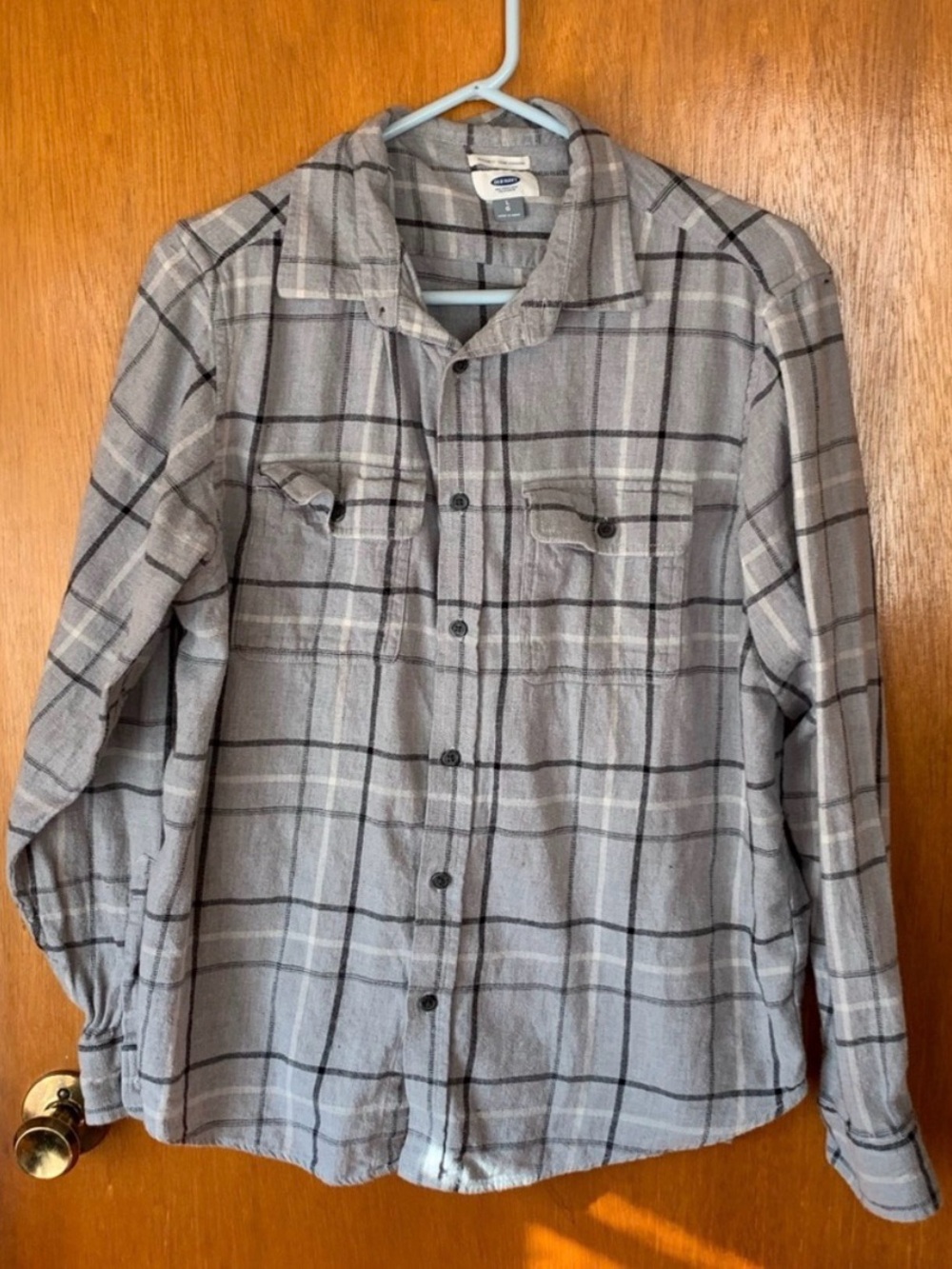 Men’s Gray Plaid Button-Up